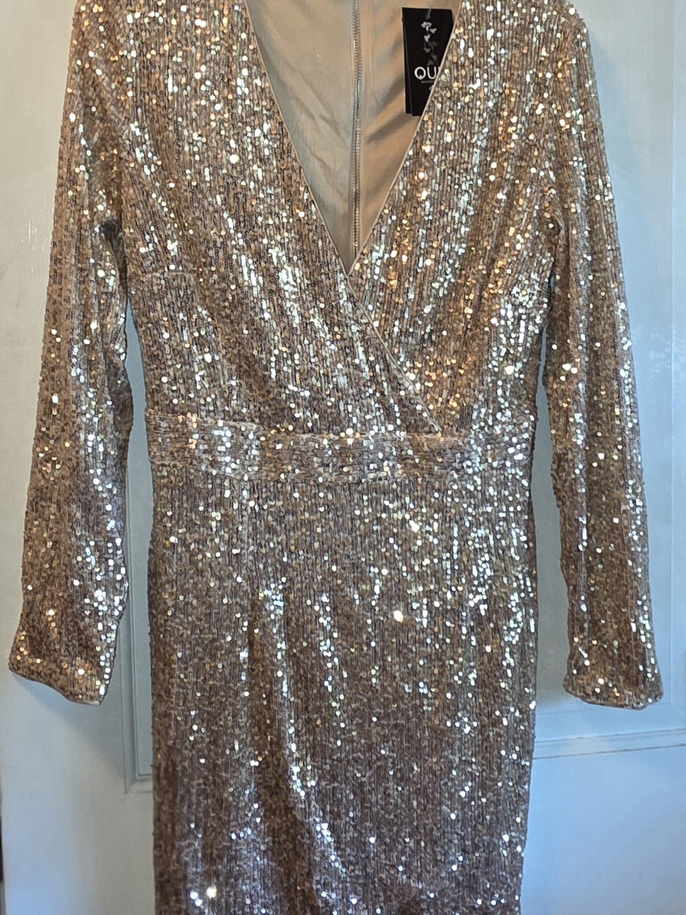 QUIZ Sequin Mini Dress Gold V-Neck Long Sleeve NWT Size 10
